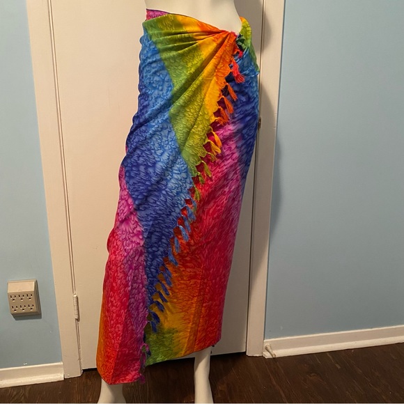 Stunning Multi-wear Beach / Pool Wrap Sarong - Picture 2 of 7